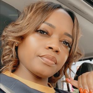 Meet your Posher, Elana